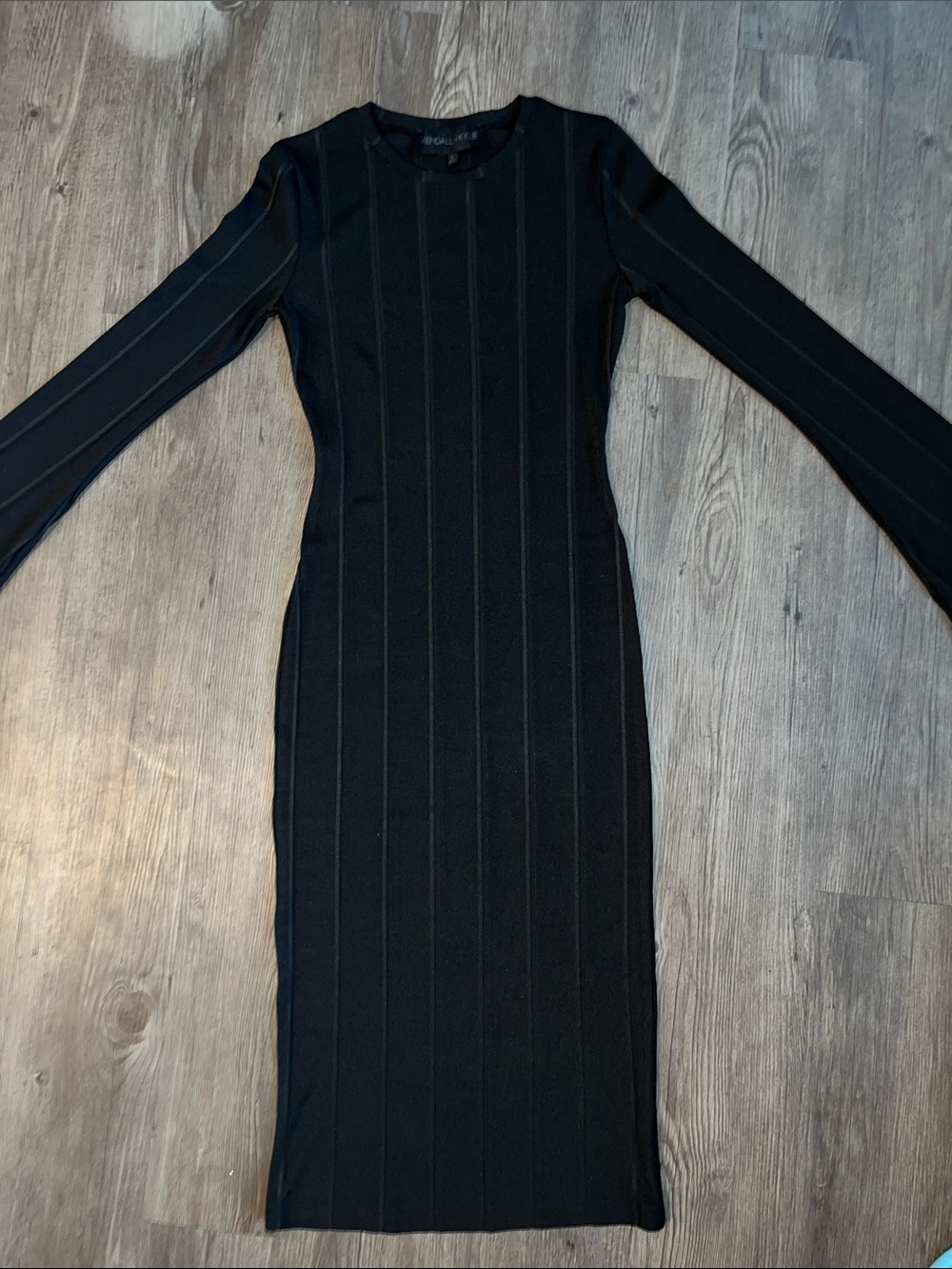 KENDALL & KYLIE Black Long-Sleeve Ribbed Midi Dress